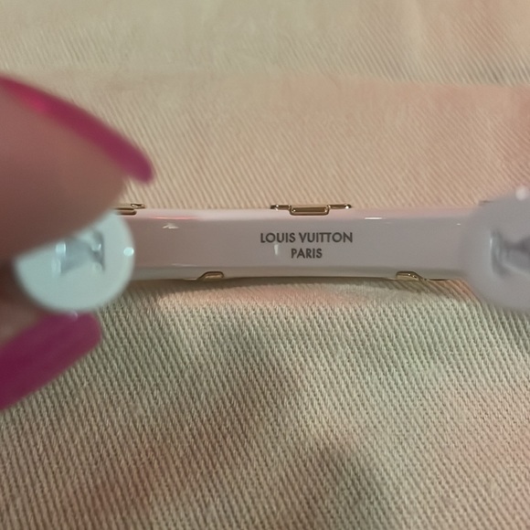 Louis Vuitton daisy bangle brand new - Picture 4 of 9